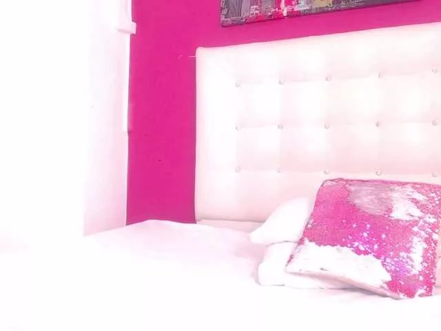 Freechat tiny-whore on BongaCams