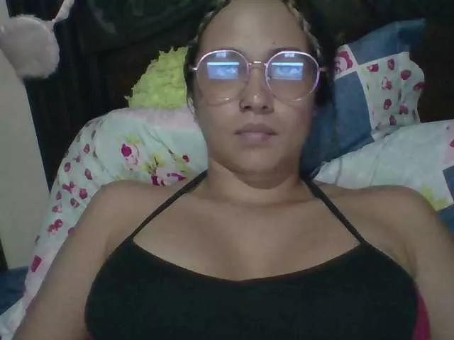 Offline trianabell on BongaCams