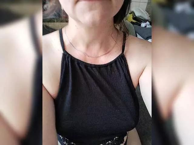 Offline Vikki-vik on BongaCams