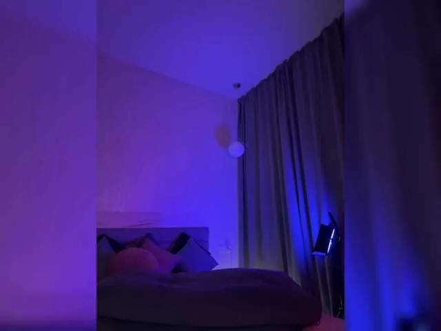 Freechat WhoreMira on BongaCams