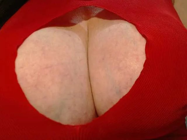 Offline wikigold on BongaCams