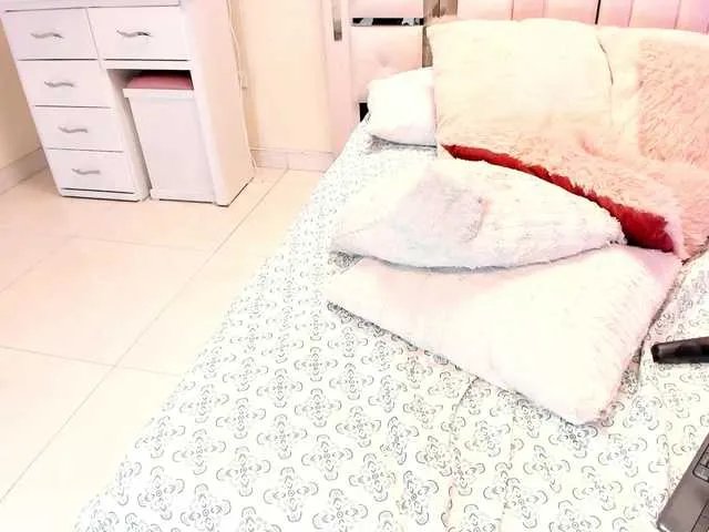 Offline Yelena-mutiz on BongaCams