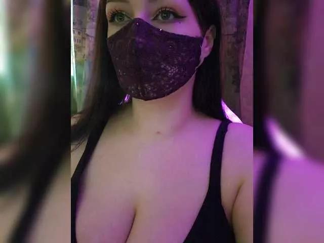 Offline YennSI on BongaCams