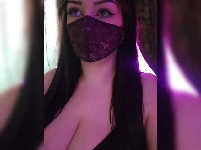 Offline YennSI on BongaCams