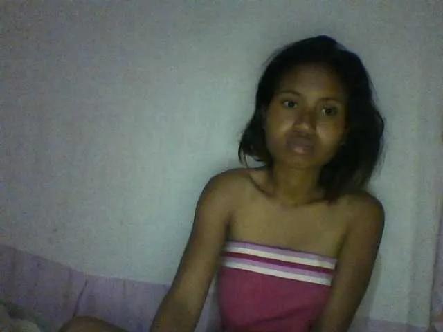 Offline YoungNatie on BongaCams