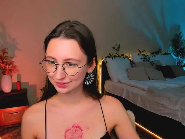 Offline YourLovellyStory on BongaCams