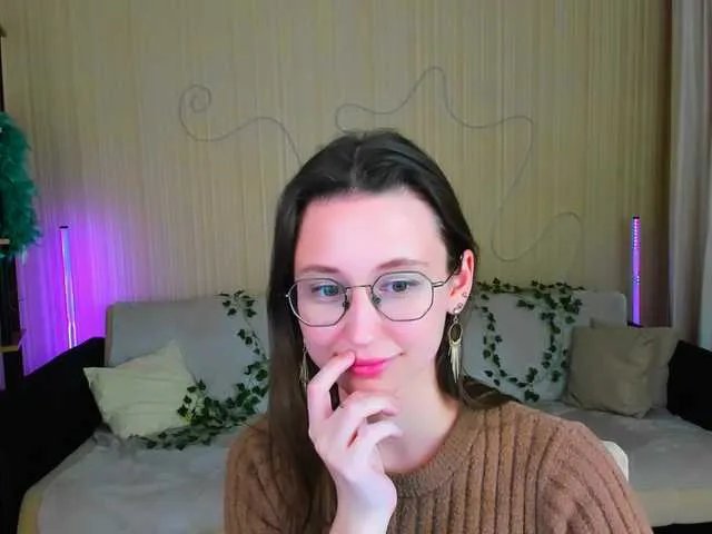 Offline YourLovellyStory on BongaCams