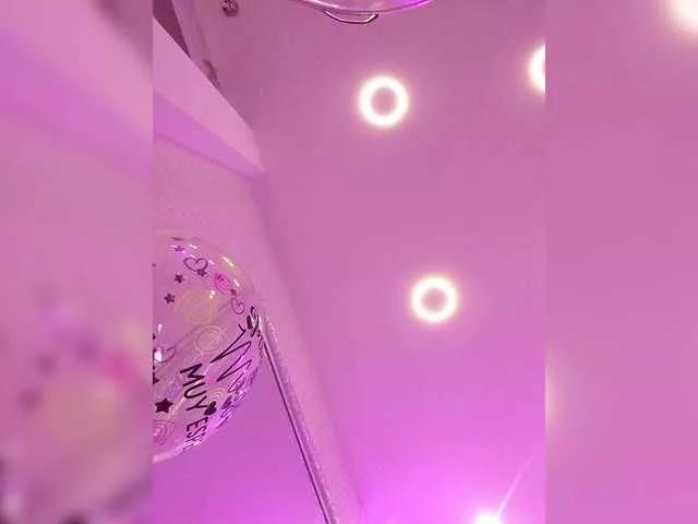 Freechat ZoeCamils on BongaCams