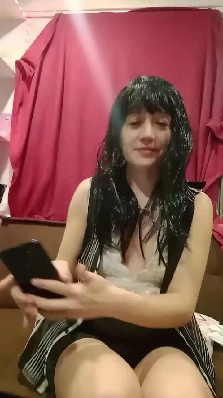 Offline AlejandritaMilf on Cam4