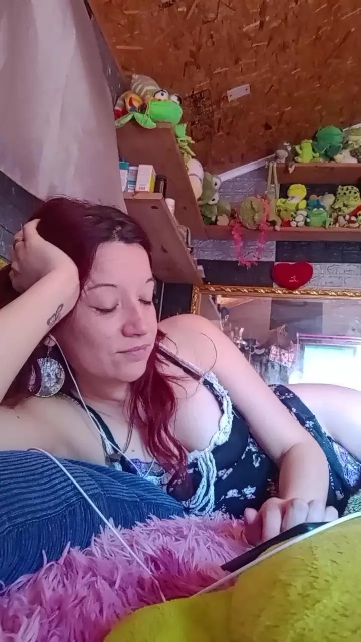 Offline AlejandritaMilf on Cam4