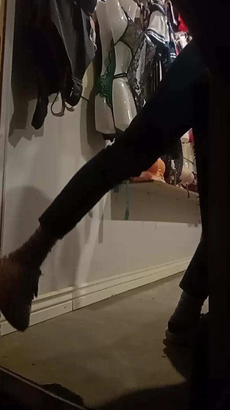 Offline AlejandritaMilf on Cam4