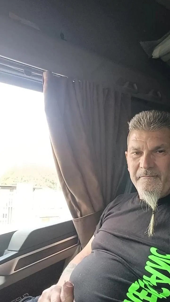 Offline Batacchio70hot on Cam4