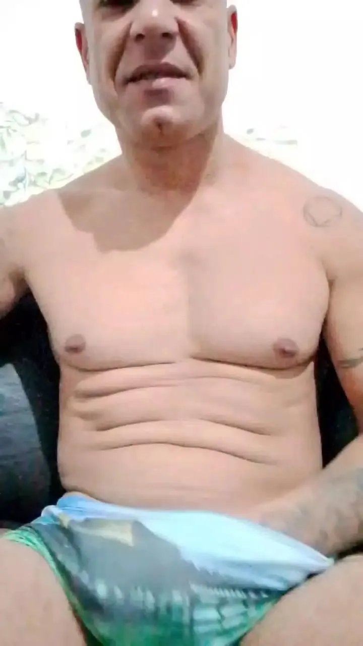 Offline BoyBrutos on Cam4