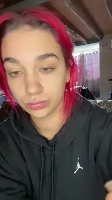 Offline dollyredyxx on Cam4