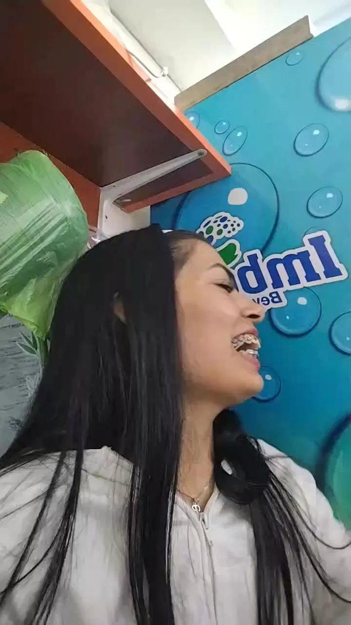 Offline Estefanii_R on Cam4