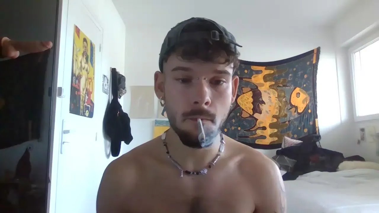 Offline yourb0i on Cam4