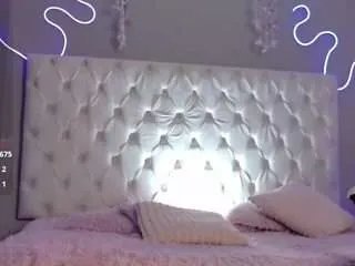 Offline lily-beet on CamSoda