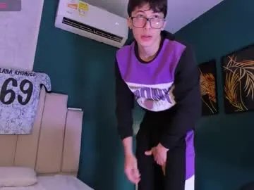 Freechat alessandro_dybala on Chaturbate