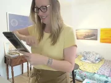 Chaturbate alice8363 is Freechat alice8363 — Mercredi rouge vernis :) Naked=> 1000 tks #french #english #mature #biglips #c2c