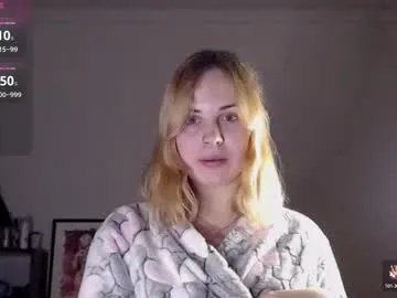 Freechat alismoona on Chaturbate