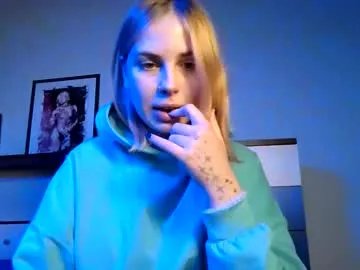 Freechat alismoona on Chaturbate