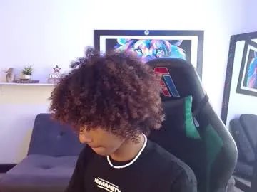 Freechat angell18_ on Chaturbate