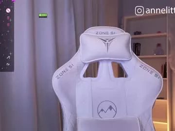 annelitt on Chaturbate 