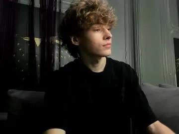 curlytwinkboy on Chaturbate
