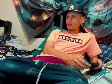 Freechat david_latin666_ on Chaturbate