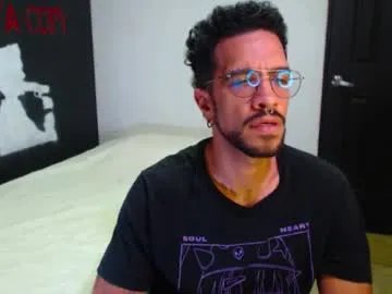 Freechat dostoyrodia_34 on Chaturbate