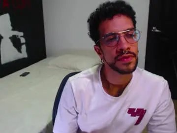 Freechat dostoyrodia_34 on Chaturbate