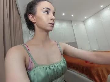 Freechat ehotlovea on Chaturbate