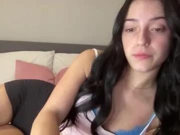 Freechat elenalovexxx on Chaturbate