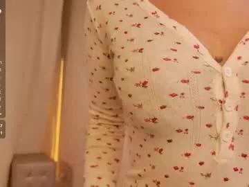 emilia_dream — take off  bra  #lovense #smalltits #teen #bigass [66 tokens remaining]