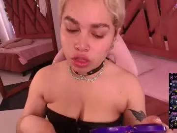 Freechat haelycute on Chaturbate