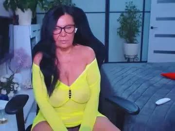 Freechat hairypussygranny on Chaturbate