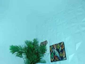 Freechat hellen_sky_ on Chaturbate