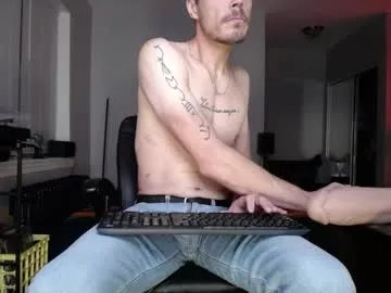 Freechat holenextdoor on Chaturbate