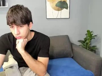 Freechat hotflirtyfella on Chaturbate