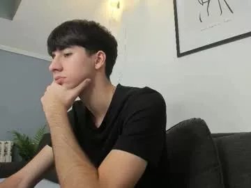 Freechat hotflirtyfella on Chaturbate