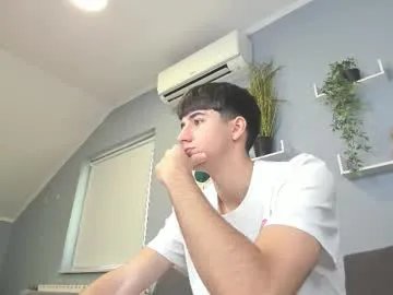 Freechat hotflirtyfella on Chaturbate