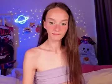 Freechat hottiesteverly on Chaturbate