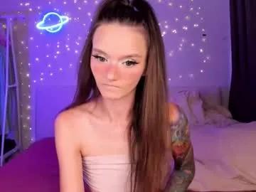 Freechat hottiesteverly on Chaturbate