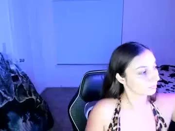 Freechat italiana25 on Chaturbate