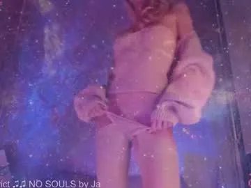 Freechat kemii on Chaturbate