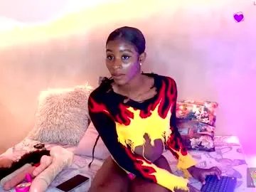 Freechat kloee_12 on Chaturbate