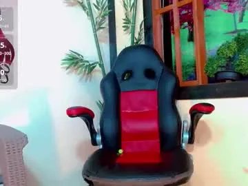 Freechat lara_brunette on Chaturbate