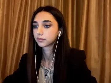 Private lilihalvorsen on Chaturbate