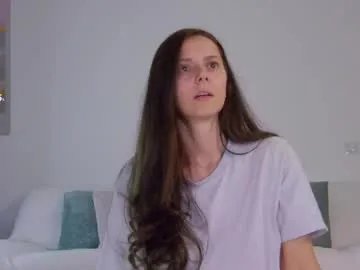 Freechat lilyroselyn on Chaturbate