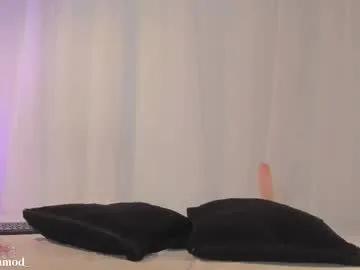 lovely_queens — GOAL: Anal [399 tokens remaining]      #latina #ebony #hairy #milk #anal